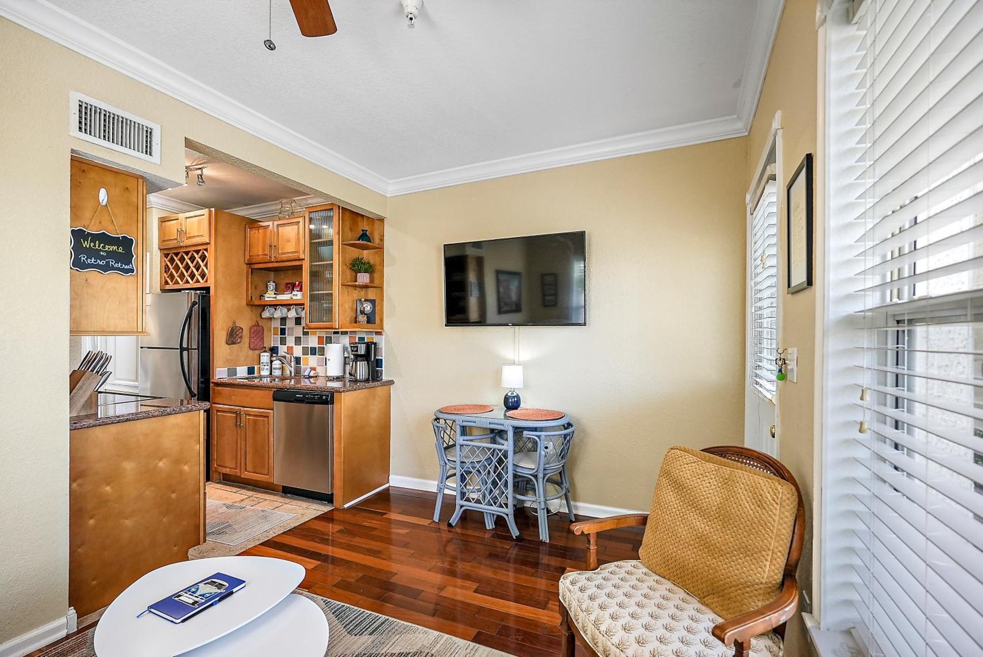 Retro Retreat In Dtsp - Explore The Downtown Area 세인트피터즈버그 외부 사진